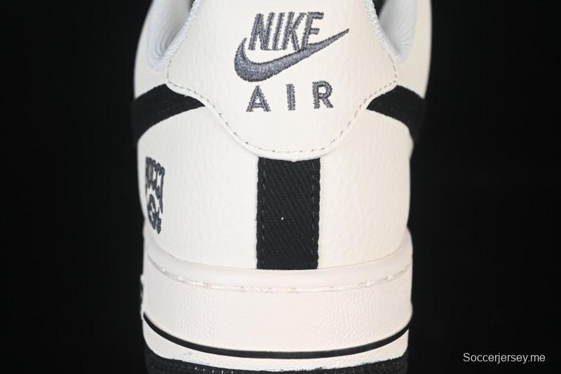 حذاء نايك اير فورس 1 '07 المنخفض من نايك اير فورس 1 '07 بالتعاون مع غوتشي حذاء رياضي كاجوال منخفض من قماش كانفاس أسود - XD2588-605