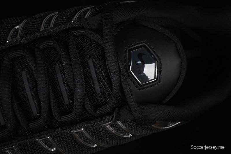 حذاء الجري اير ماكس بلس ريترو من نايك بتقنية الوسائد الهوائية - HJ9743-001