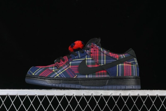 حذاء تزلج نايك SB Dunk Dunk Low Nardwuwar Collaboration الاسكتلندي المنقوش المنقوش المنخفض - II1493-600