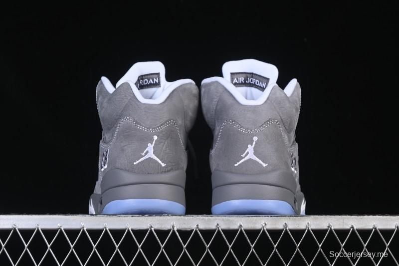 حذاء كرة السلة اير جوردان 5 ريترو من نايك بتصميم رمادي ذئب - DD0587-002