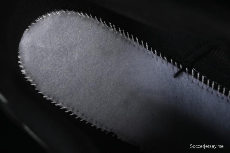 حذاء الجري اير ماكس بلس ريترو من نايك بتقنية الوسائد الهوائية - HJ9743-001