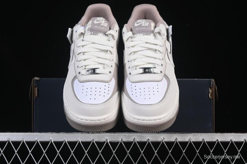 حذاء رياضي نايك اير فورس 1 شادو بلاتفورم خفيف الوزن ومنصة منخفضة الكاجوال - IO7594-101