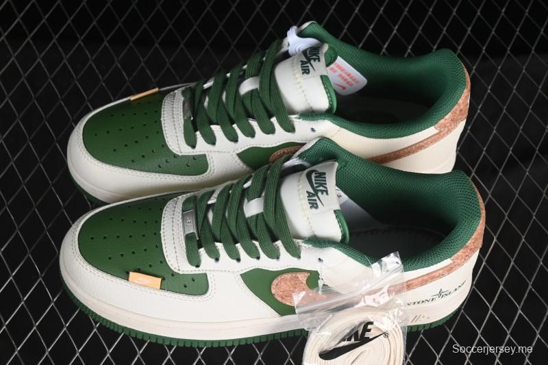 حذاء نايك اير فورس 1 '07 منخفض من نايك ستون آيلاند تعاون ستون آيلاند باللون البيج والأخضر المزين بالزهور - JP8028-010