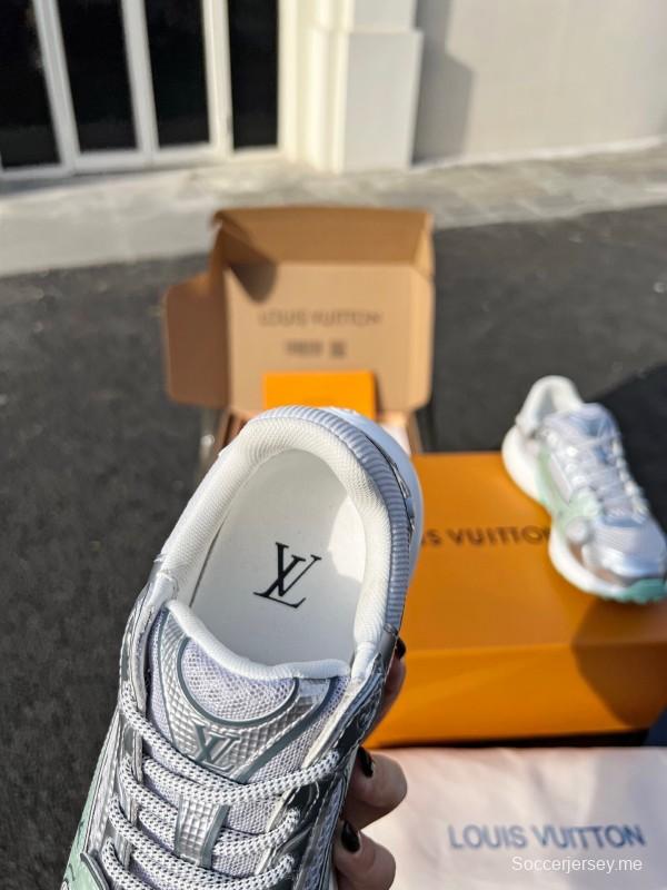 حذاء جري كاجوال من سلسلة أولمبيا من لويس فويتون بنقشة مونوغرام - AS00320