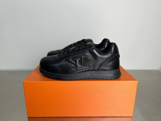 LV لويس فويتون 2025 حذاء رياضي كاجوال بلاتفورم سنيكرز من تصميم فاريل ويليامز - YC