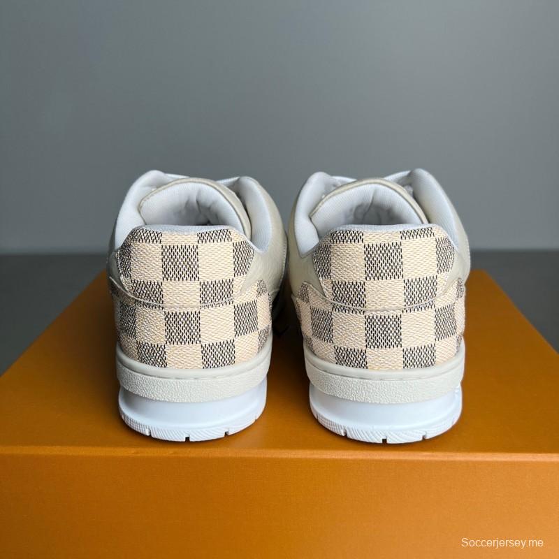حذاء رياضي فاخر من مجموعة لويس فويتون 2025 لربيع/صيف 2025 بشعار العلامة التجارية ونعل خارجي من مادة TPU ثنائية اللون - YC