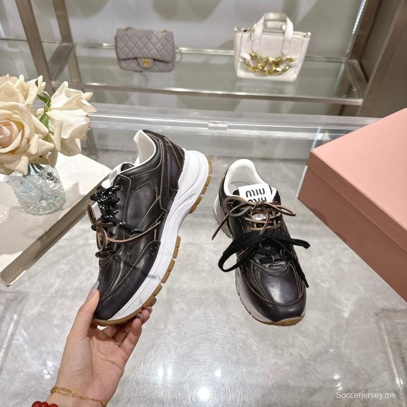 ميو ميو 2025 حذاء رياضي بتصميم ريترو رياضي - KFY00300/KFY00320