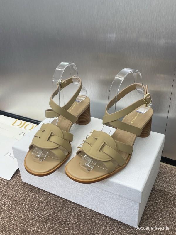 حذاء ديور D-Club D-Club جيلي ملون مجوف بحزام متقاطع متوسط الكعب للنساء - KFY00290