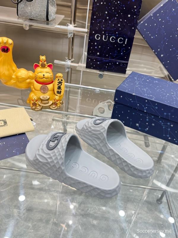 صندل غوتشي ليدو ليدو المتشابك G المطاطي المزخرف للرجال - AS00170