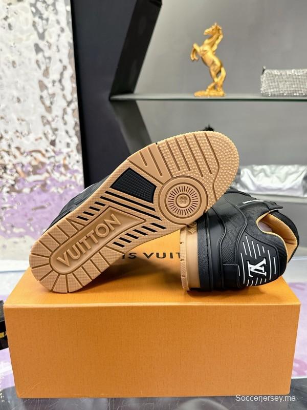 حذاء سنيكرز LV من لويس فويتون LV Trainer Maxi بتفاصيل مونوغرام - AS00360