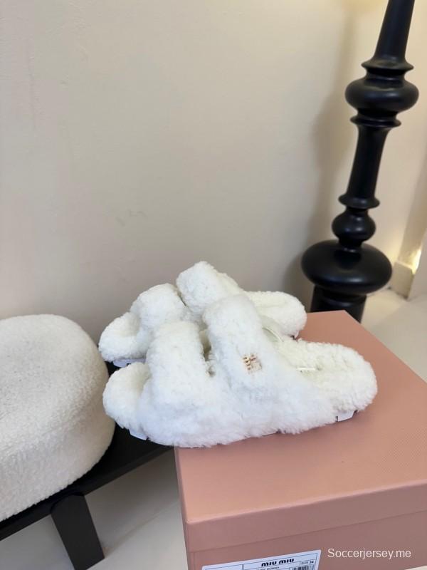 زلاجات ميو ميو لربيع/صيف 2025 من الفرو - KFY00310