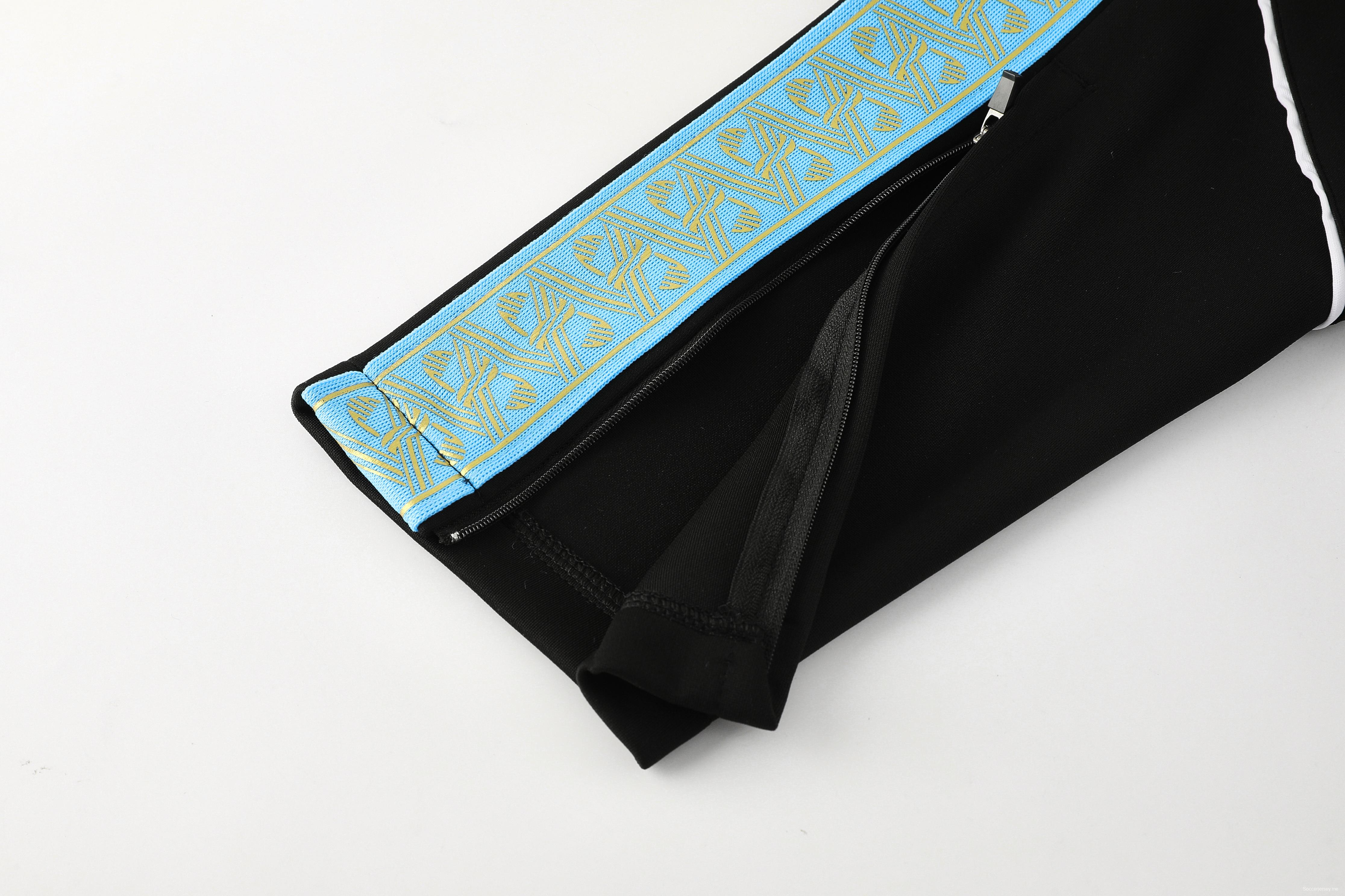 25/26 أولمبيك مارسيليا سترة رياضية سوداء بسحاب كامل + بنطلون طويل + سترة رياضية سوداء