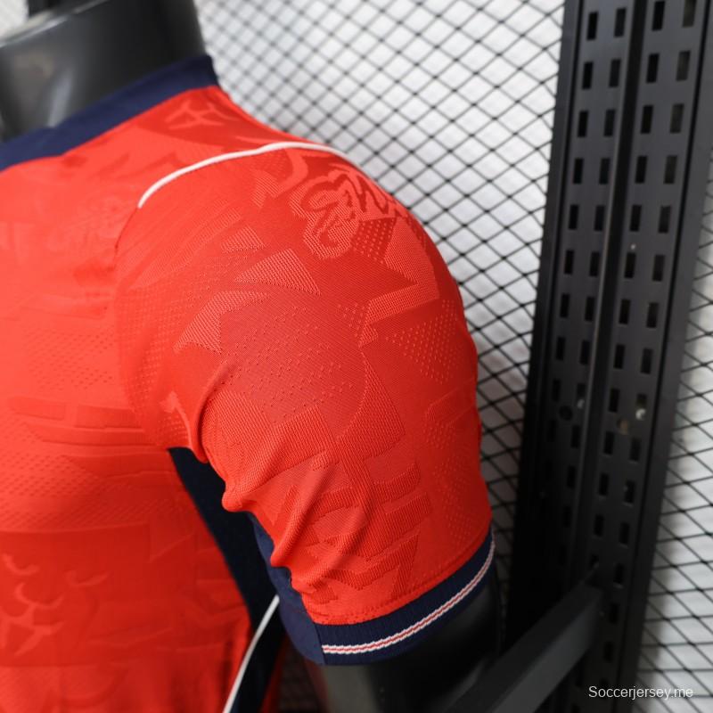 2026 نسخة اللاعبين قميص إنجلترا الأحمر بنمط رسومي تجريدي