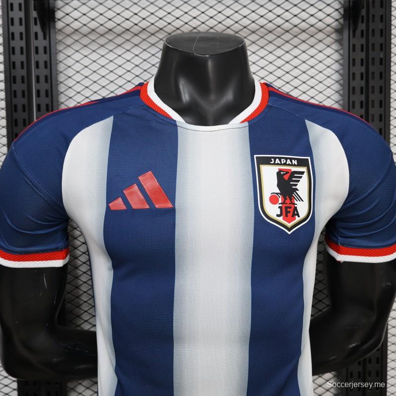 قميص خاص للاعب، إصدار 2026، باللونين الأزرق الداكن والأبيض