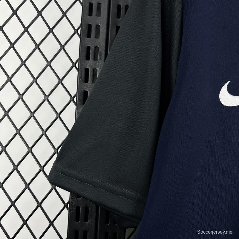 قميص ما قبل المباراة لفريق سبورتينغ لشبونة للرجال لموسم 2026/27