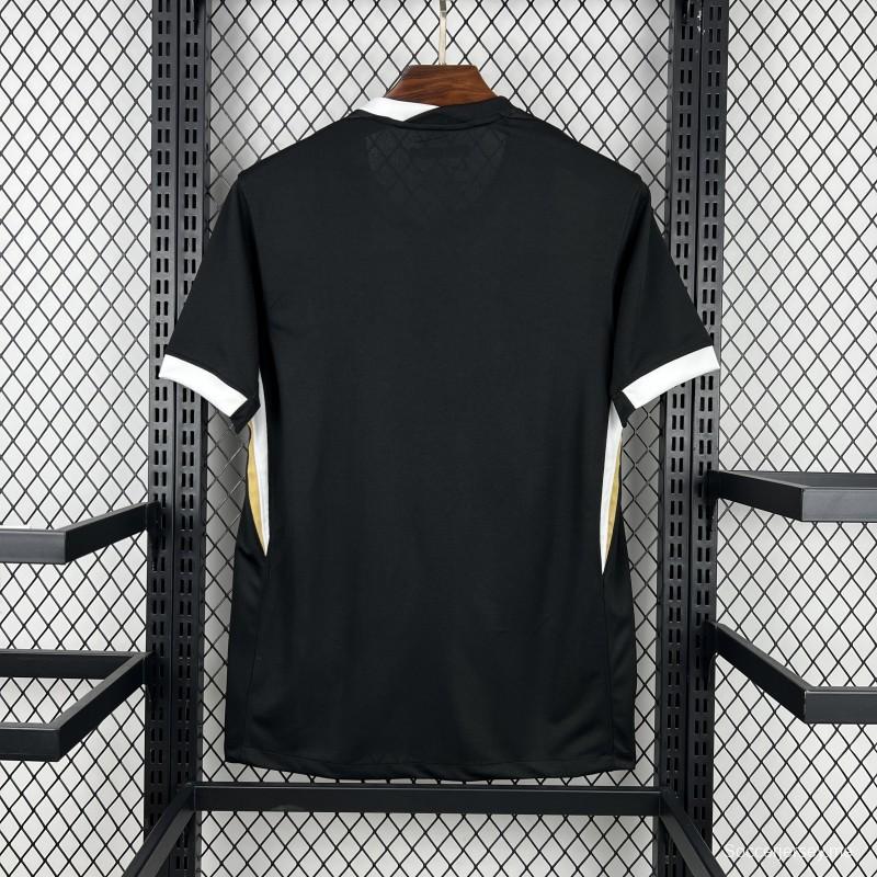 قميص أتلتيكو مينيرو للعب على أرضه لموسم 2026/27