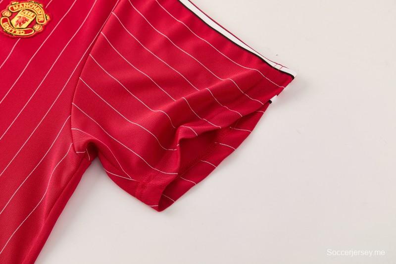 26/27  قميص مانشستر يونايتد الأحمر بأكمام قصيرة + شورت كرة قدم