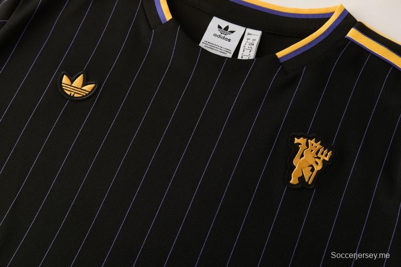 26/27  قميص مانشستر يونايتد أسود بأكمام قصيرة + شورت كرة قدم