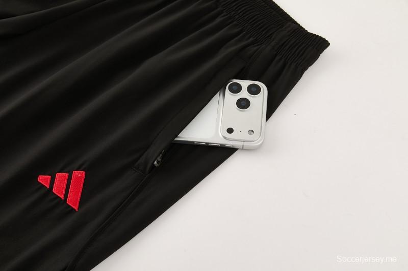 26/27 طقم رياضي من ليفربول بلون كريمي مع سترة بغطاء رأس وسحاب كامل + بنطال طويل أسود