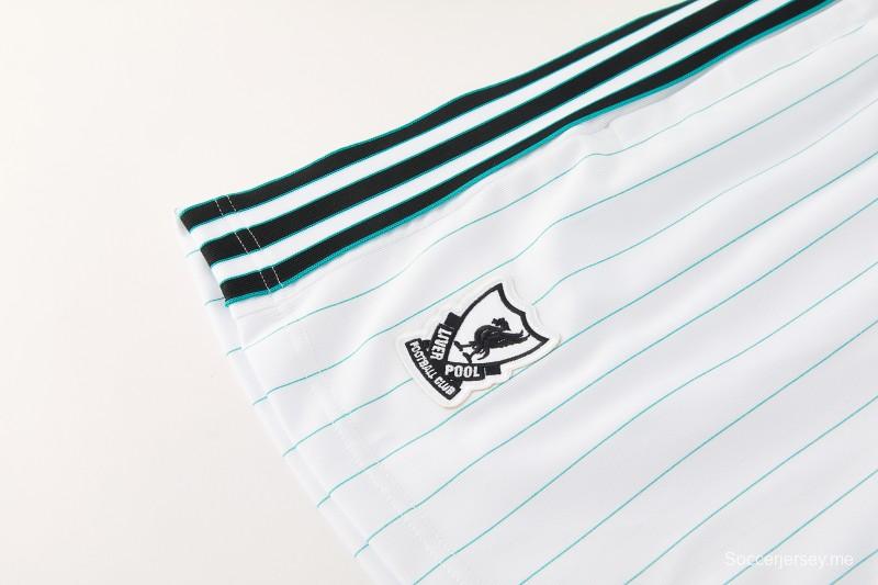 26/27  قميص ليفربول أبيض بأكمام قصيرة + شورت كرة قدم