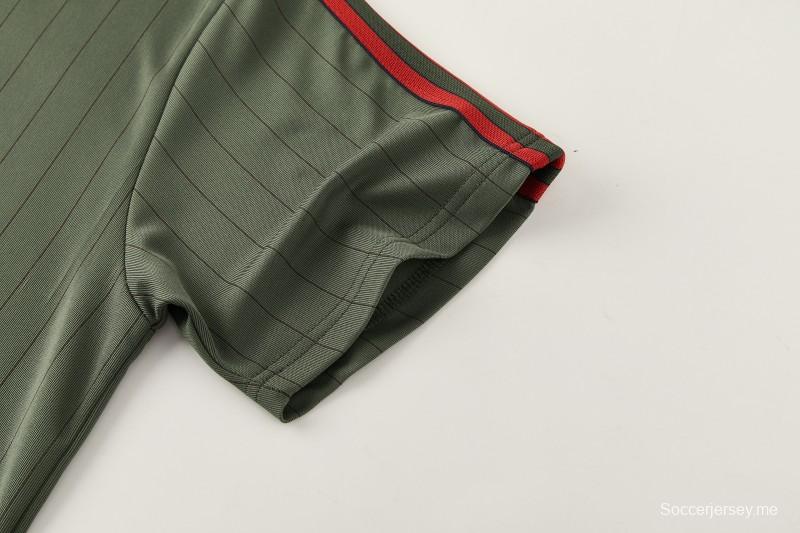 26/27 بايرن ميونيخ  فورست غرين  مخطط  أكمام قصيرة + شورت كرة قدم