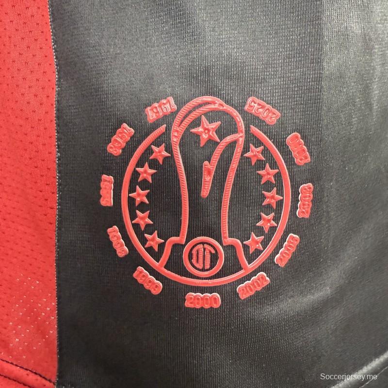 قميص حارس المرمى الأسود ذو الأكمام الطويلة وياقة البولو من نادي ديبورتيفو تولوكا لكرة القدم، إصدار اللاعب 25/26