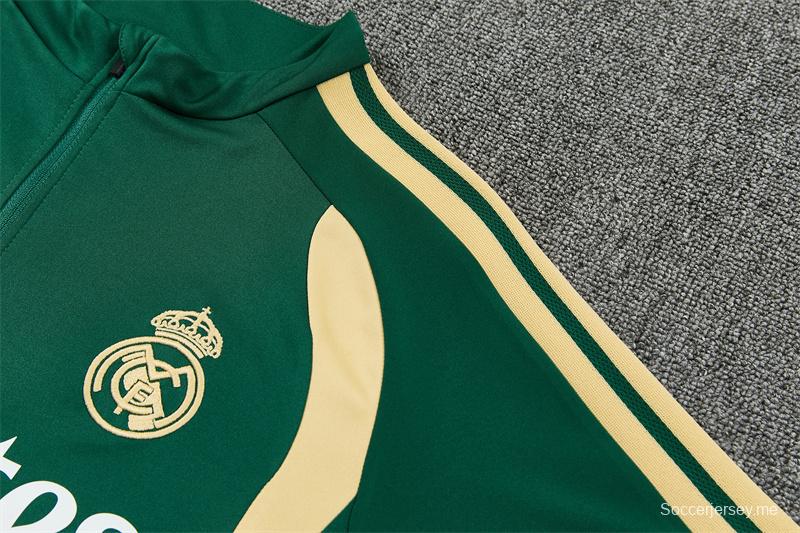 26/27 ريال مدريد - أخضر وكريمي  طقم رياضي مكون من سترة بنصف سحاب + بنطال طويل