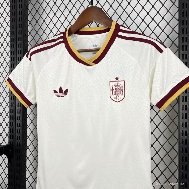 قميص إسبانيا للسيدات في كأس العالم 2026 (قميص المباريات الخارجية)