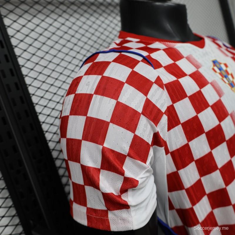 قميص المنتخب الكرواتي (نسخة اللاعبين 2026) - قميص المباريات الداخلية باللونين الأبيض والأحمر بنمط شطرنج متدرج