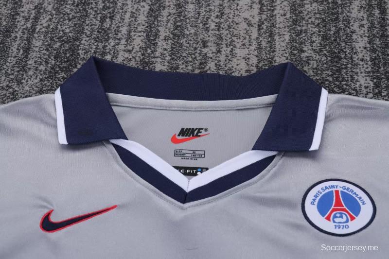 قميص باريس سان جيرمان (PSG) للعب خارج أرضه من موسم 2000/2001