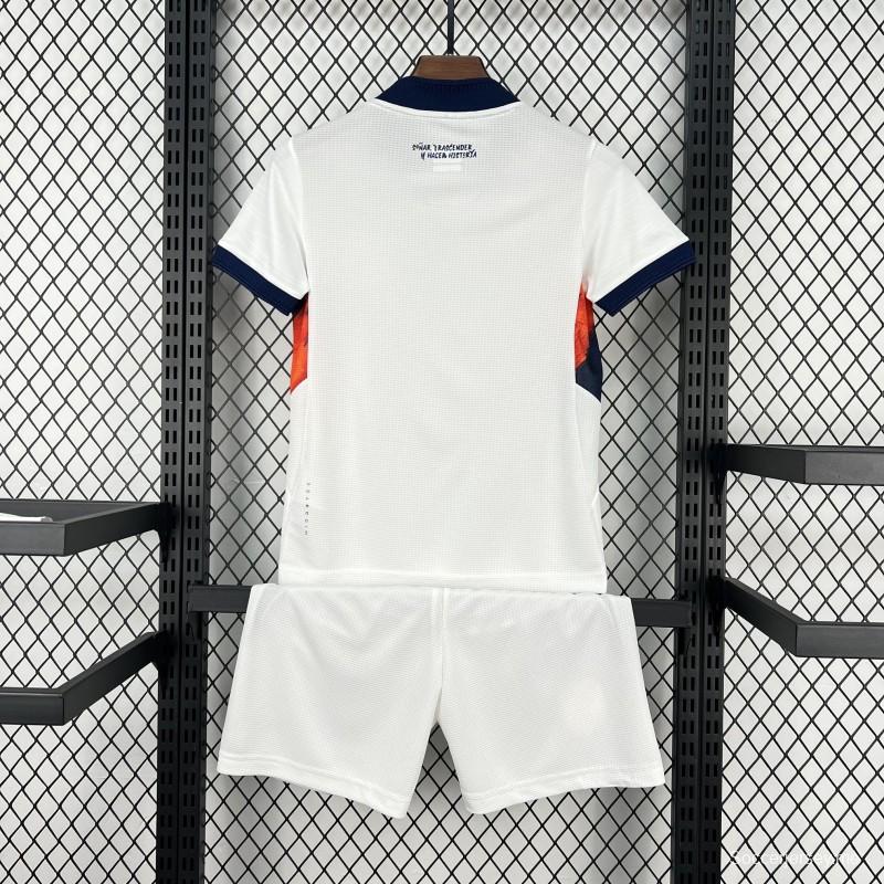 الزي الثالث لفريق إكوادور للأطفال في كأس العالم 2026