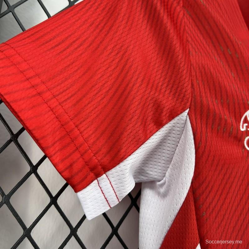 الزي الرسمي لفريق سويسرا للأطفال في كأس العالم 2026