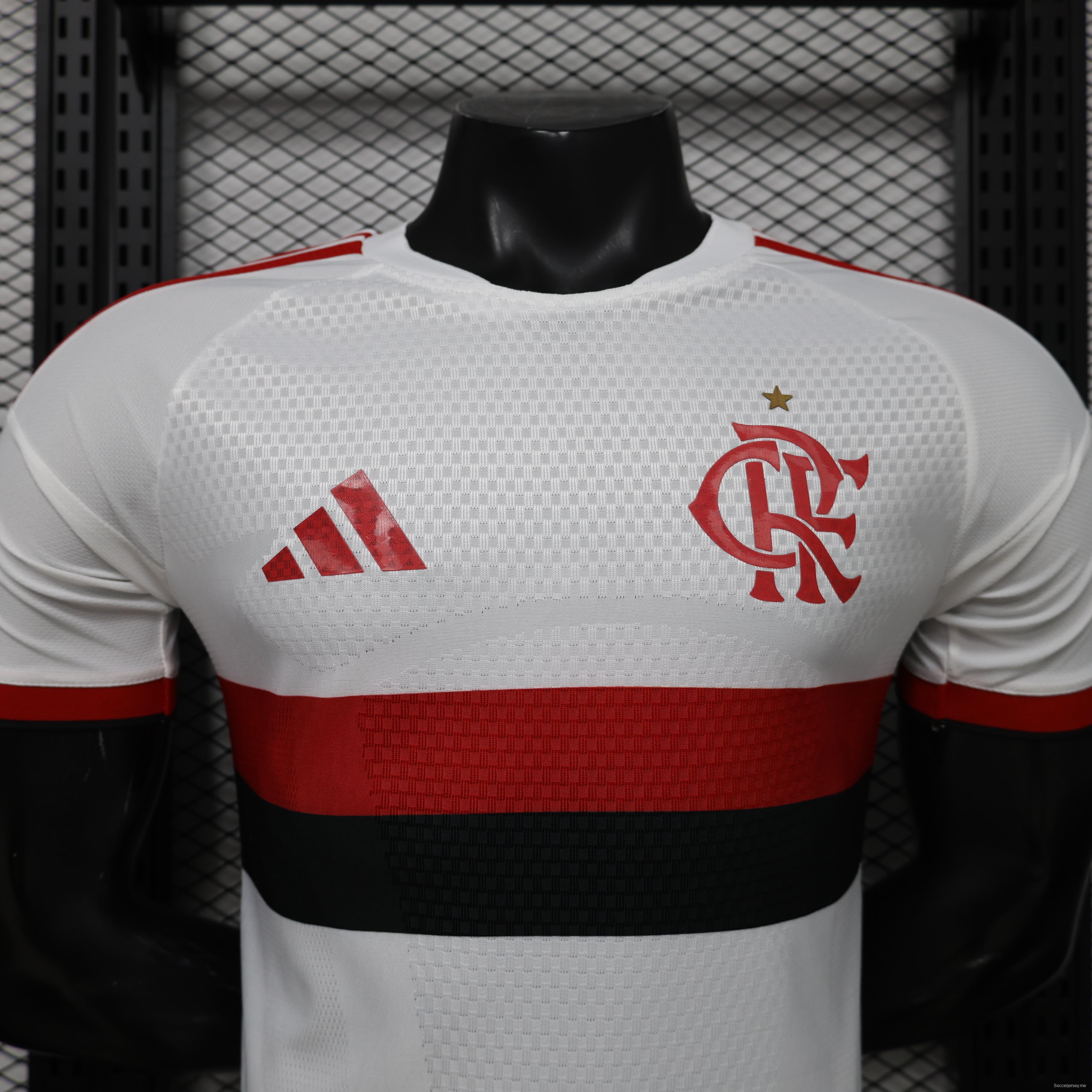 قميص فلامنغو الأبيض للعب خارج أرضه للموسم 2026/2027