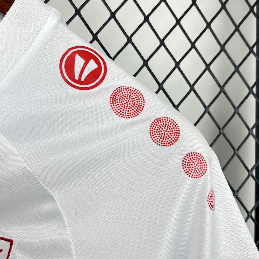 2025/25/26 قميص شتوتجارت للرجال على أرضه