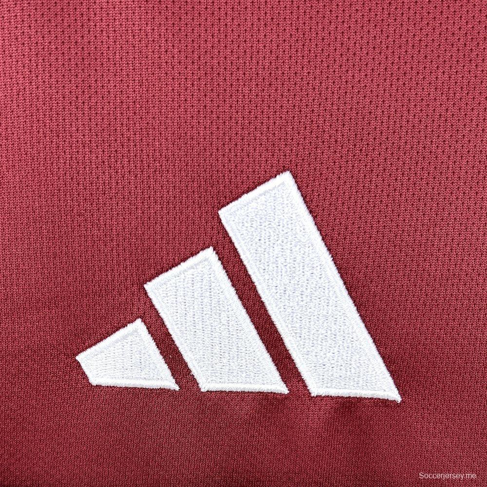 القميص الأساسي لكأس العالم 2026 للرجال قطر 2026 للرجال