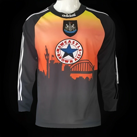 قميص ريترو 96/97 حارس مرمى نيوكاسل يونايتد بأكمام طويلة أسود
