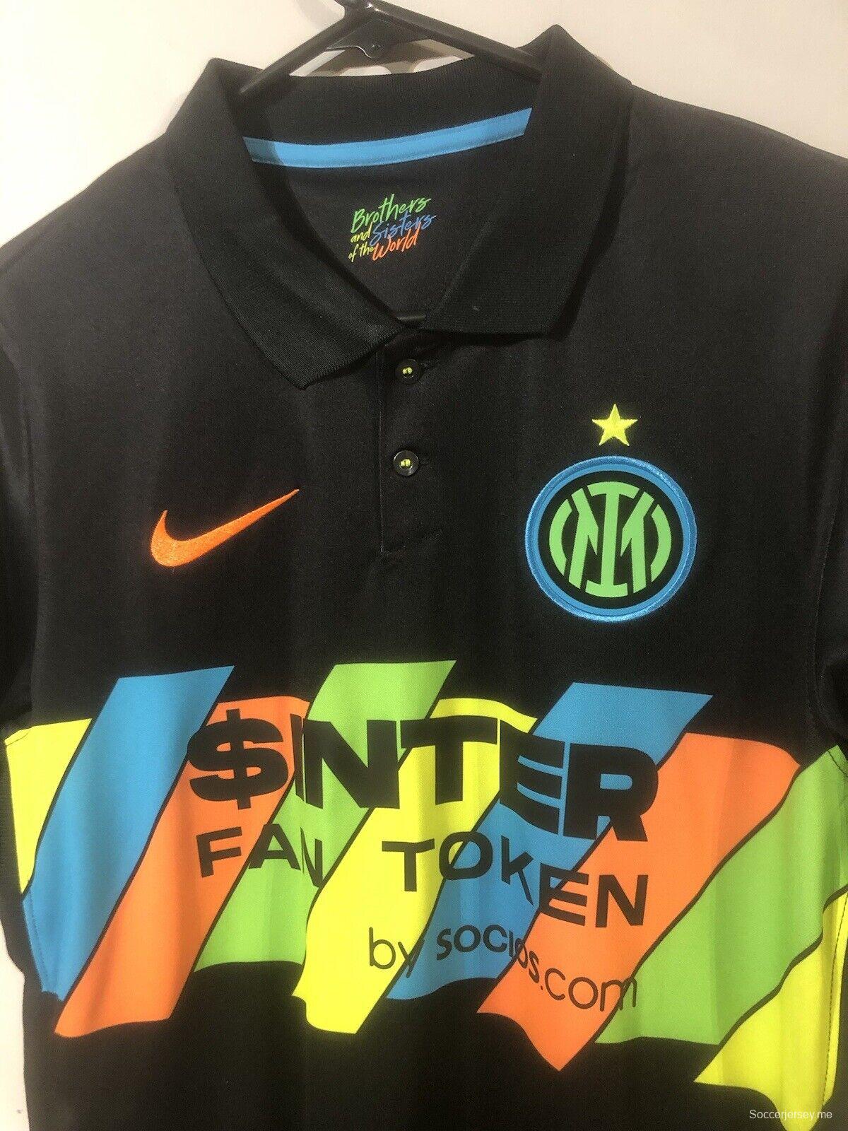 قميص ريترو 21/22 ريترو 21/22 انتر ميلان الثالث أسود اللون
