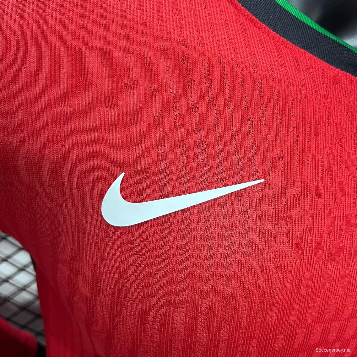 نسخة اللاعب 2024 قميص بأكمام طويلة الأكمام للبرتغال على أرضه
