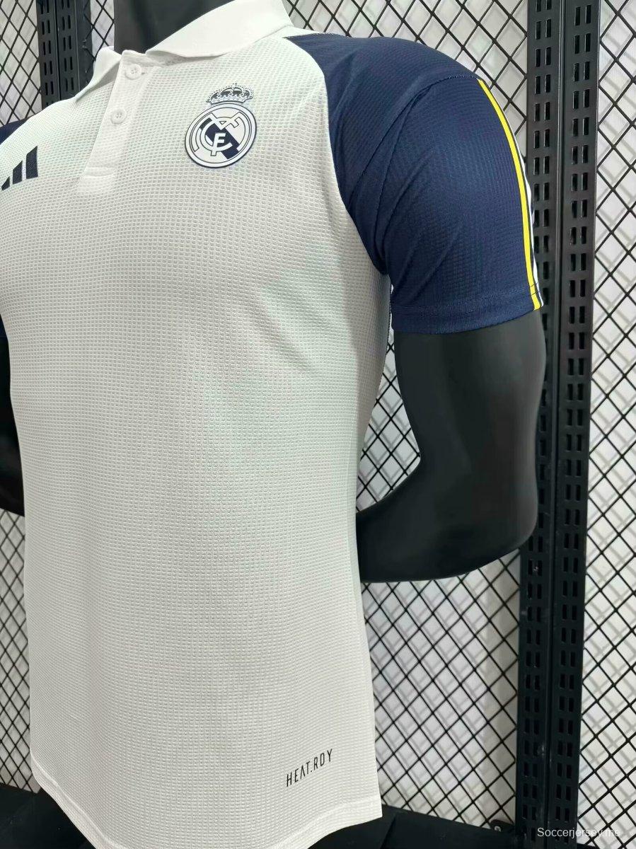 إصدار اللاعب 24/25 قميص بولو أبيض داكن اللون الكحلي لريال مدريد

