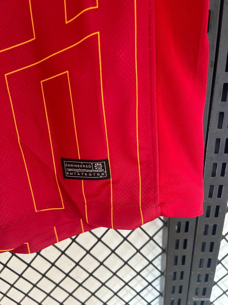 24/25 قميص ليفربول الرئيسي
