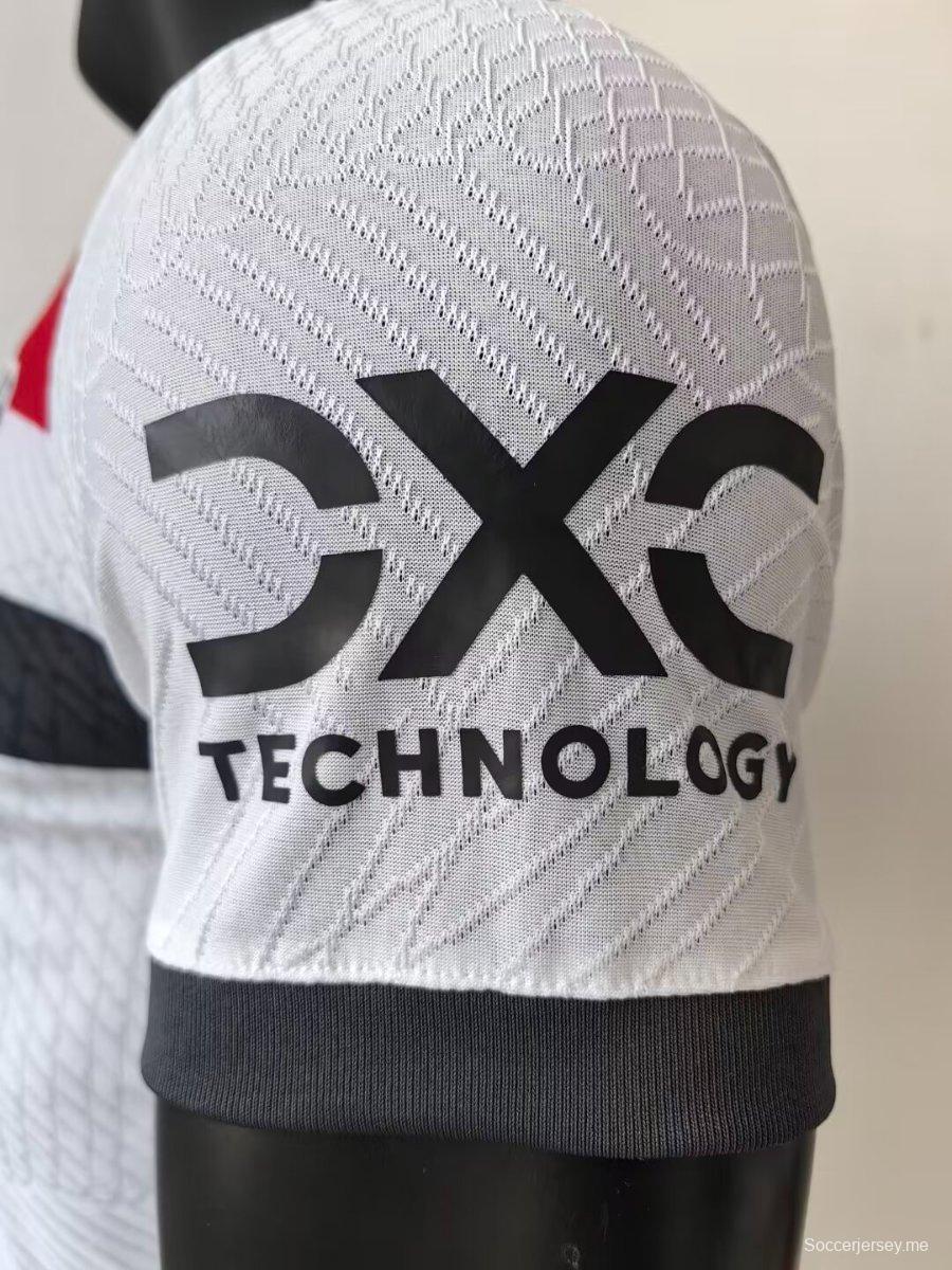 إصدار اللاعب 24/25 القميص الأبيض الثالث لمانشستر يونايتد 24/25
