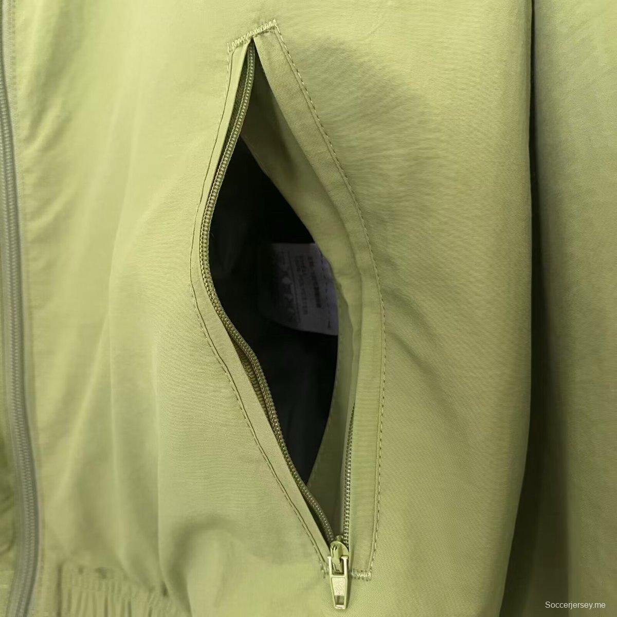 24/25 سترة واقية من الرياح عكسية باللونين الأخضر/الأزرق الأسود/الأزرق الأخضر من إنتر ميلان 24/25
