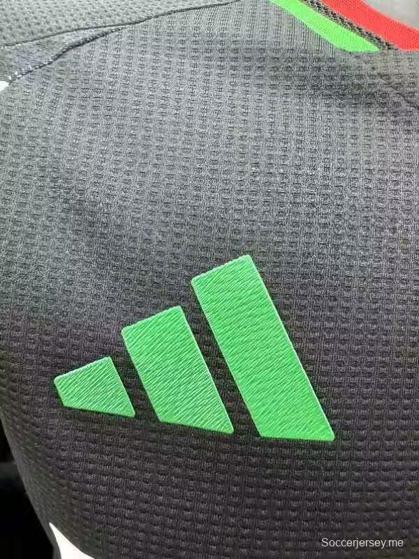 نسخة اللاعب 24/25 قميص بأكمام طويلة أكمام طويلة أسود من أرسنال 24/25
