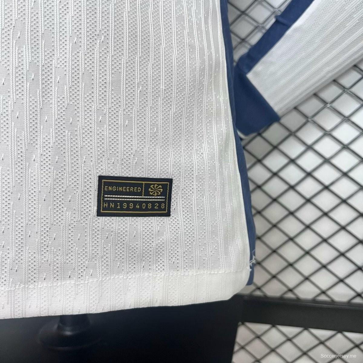 نسخة اللاعب 24/25 قميص بأكمام طويلة أبيض طويل الأكمام من انتر ميلان 24/25
