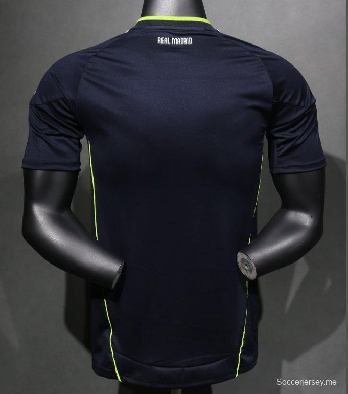 قميص ريترو 09/10 ريال مدريد 09/10 ريال مدريد خارج الديار إصدار اللاعب