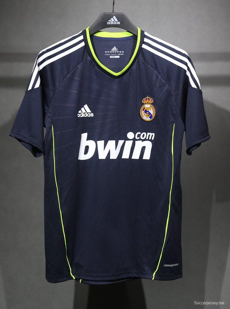قميص ريترو 09/10 ريال مدريد 09/10 ريال مدريد خارج الديار إصدار اللاعب