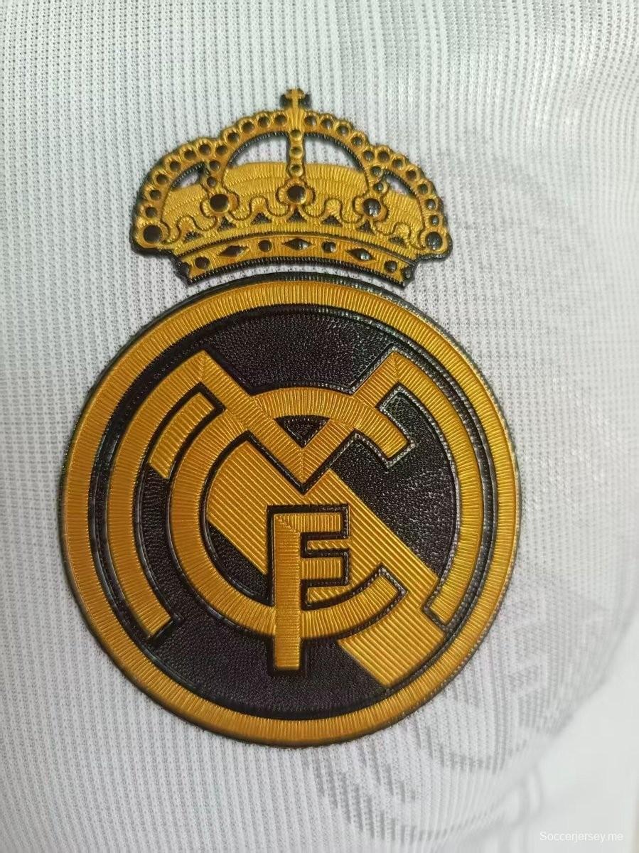 إصدار اللاعب 24/25 قميص بولو أبيض ريال مدريد 24/25