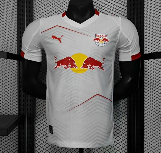 إصدار اللاعب 25/26 قميص RB لايبزيج أبيض بنقشة شيفرون وشعار ريد بول