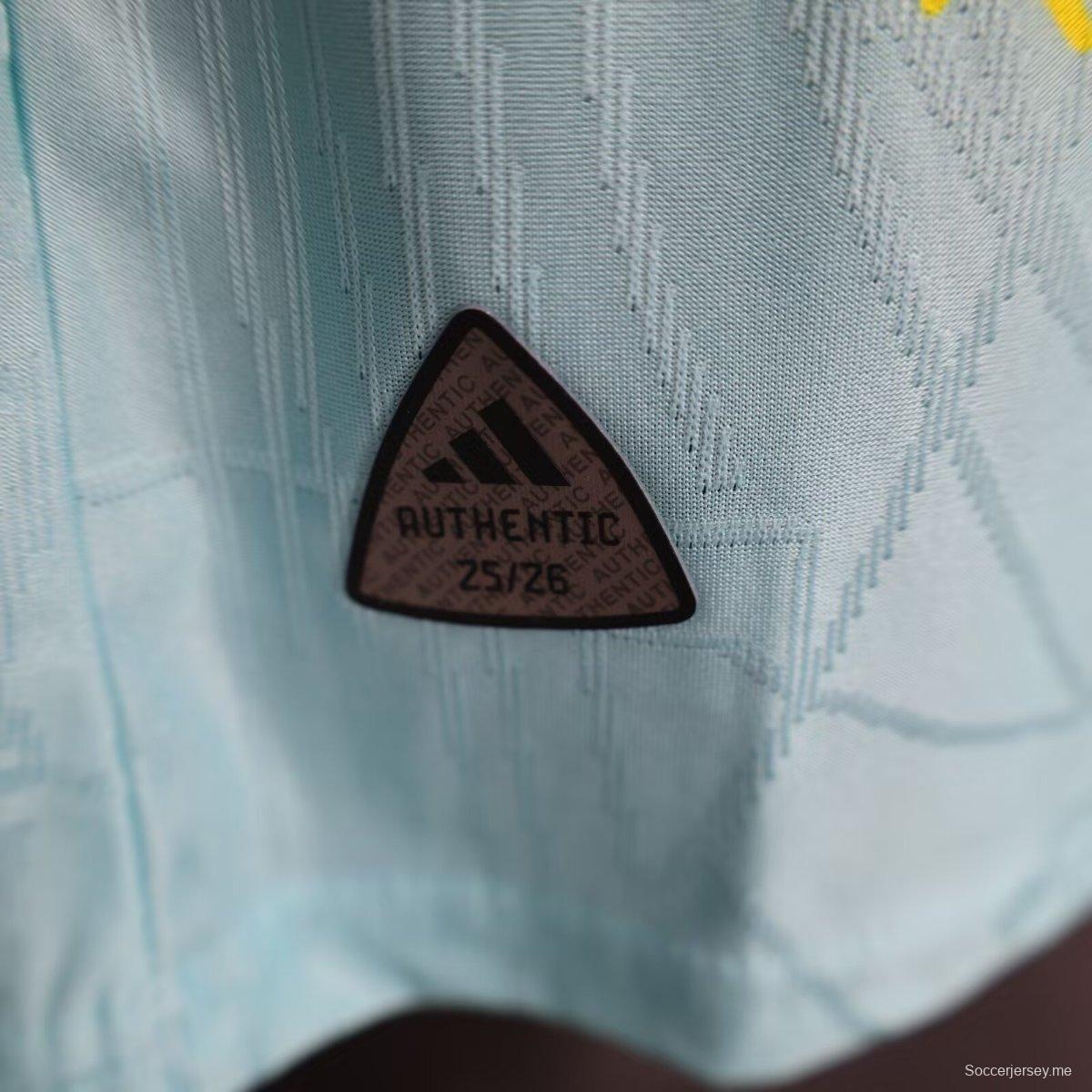 إصدار اللاعب 25/26 قميص أياكس 25/26 أزرق سماوي أزرق داكن مع قميص بوب مارلي التذكاري