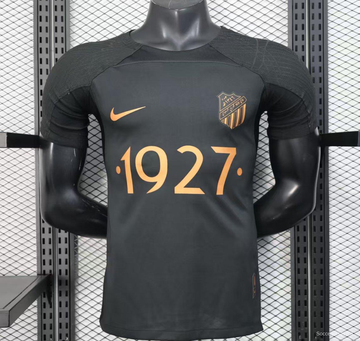 نسخة اللاعب 25/26 قميص بطل الأهلي الأسود مع الراعي الذهبي